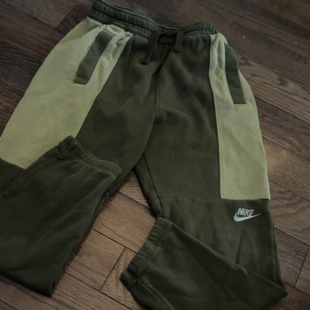 Nike Kids Two-Tone Green Joggers